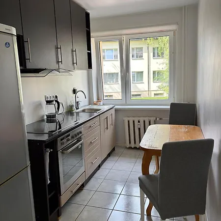 Apartman Quiet With King Size Bed In *